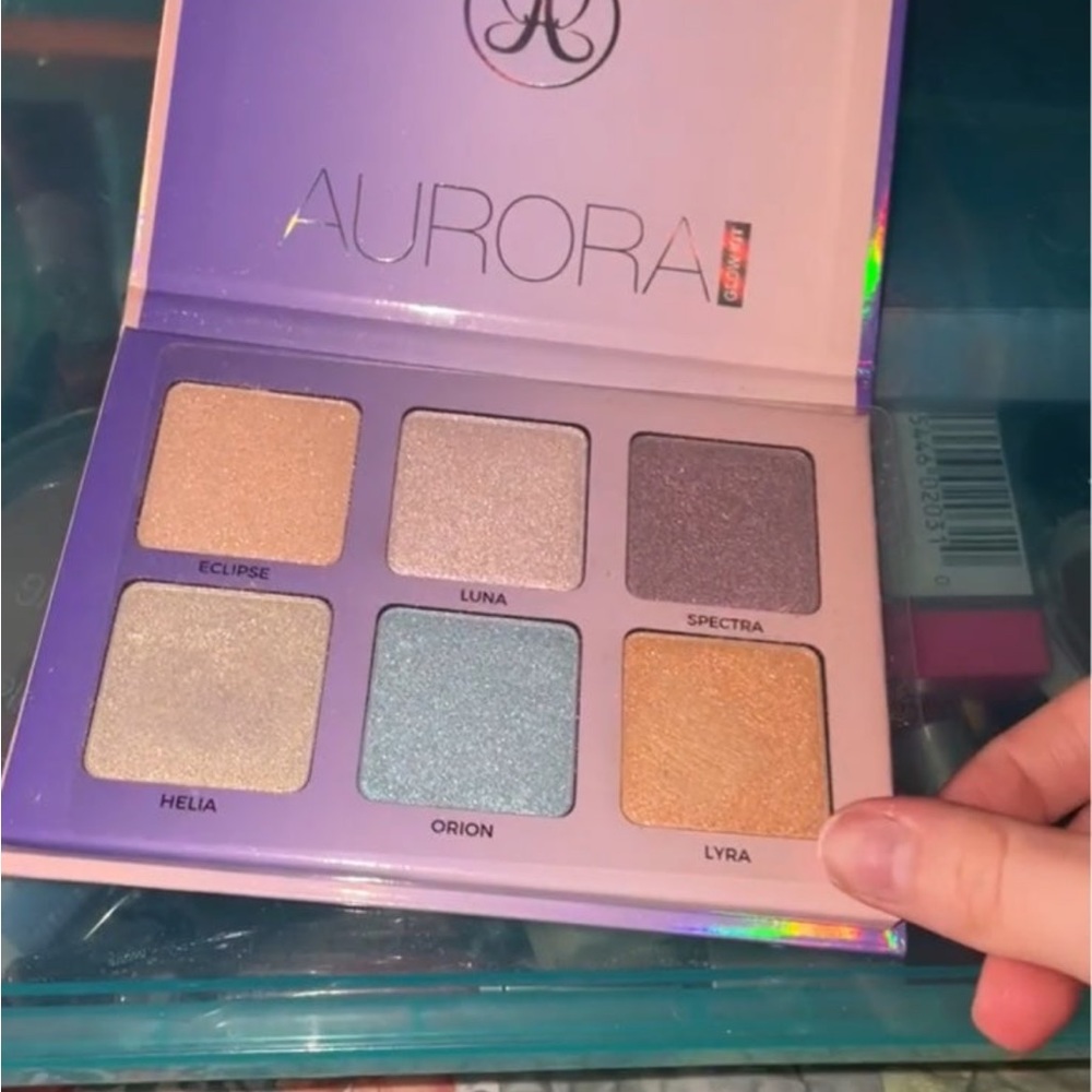Brand new Anastasia Beverly Hills pallate